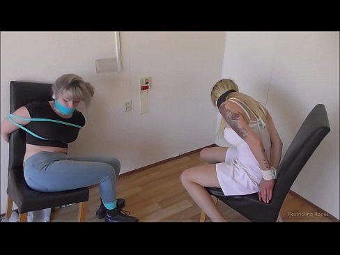 ❤️ Asılı / bağlanmış və ağzı bağlanmış / çətinlik içində olan qız ❤️ Porn video pornoda az.bladesoul.top ️❤